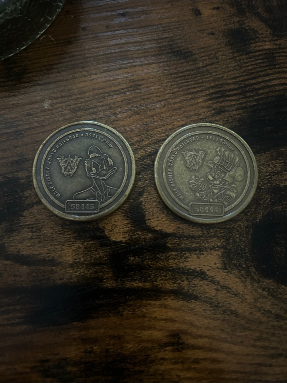 Walt Disney World 2 commemorative coins bronze Mickey Mouse and Donald Duck